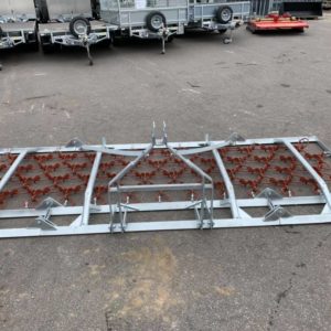 Galvanized folding Steel Jarmet Chain Harrows .
4 metre laid out harrows, Manual folding allows for ease of transportation, Toothed side and smoothed side chains, Please contact mark on 07710637078 or Sam on 07522716854 for further information 