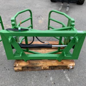 Jarmet bale squeeze/grab . Soft hands round bale grab . Single double acting hydraulic ram . Euro bracket attachments . Call mark on 07710637078 or Allan Grant 07743 199174 for further information.