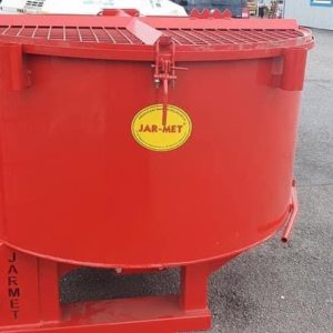 FOR SALE!! JARMET PAN MIXER.
Pto driven with three point linkage, has pallet fork slots for loader mounting, comes with discharge Shute and Pto. 0.85 cubic meter hopper capacity. Enquiries call Mark on 07710637078 or Allan Grant 07743 199174.