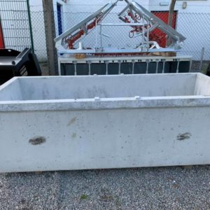 Large 400 gallon water Trough, Steel reinforced concrete, 
Complete with 3 1/2 inch drain plug/bung & 2 piece assembly lid 
For Further details contact Sam on 07522716854 or Mark on 07710637078