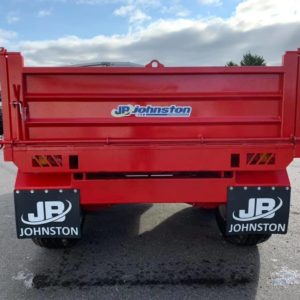 Johnston 8 Tonne 13ft x 7ft Hydraulic Drop Side Tipping Trailer. Galvanized headboard, Heavy duty pressed 3mm Sides,Twin Axle, Heavy duty 5mm plate floor, Steep tip angle for easy load discharge, Hydraulic Brakes & LED lights For ​Further Details contact Sam on 07522716854 or Mark on 07710637078