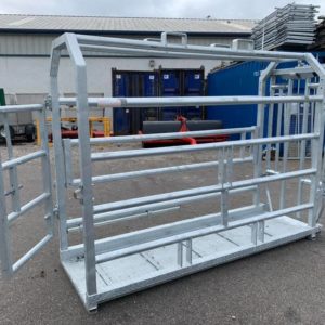 2.6 mtr Condon Portable Cattle Crush, 8 foot cage c/w tread plate floor. 2 bar c section gate, 3-point linkage, pallet fork attachments, Semi-auto gate & slam back gate included as standard & adjustable head stock and greasing points, For further details contact Sam on 07522716854 or Mark on 07710637078