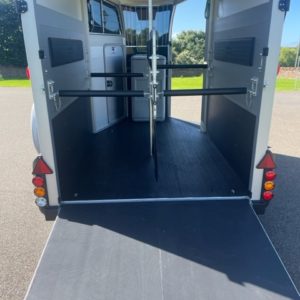 Ex Demo HBX511 Horsebox, only 3 Weeks old, immaculate only used 3 times, Fully loaded with over £1000 of accessories fitted including Diamond Cut Alloys & tackpack & high level brake light Save £500 + vat on price new, For more details call Mark on 07710 637078 or Sales on 01463 248268